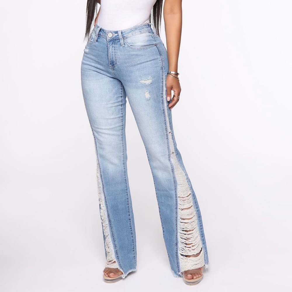 🔥Kiana Distressed Flare Jeans🔥